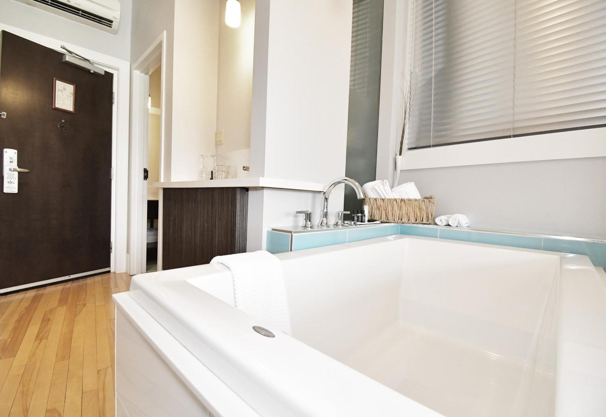 St James Gate By Bower Boutique Hotels Moncton Luaran gambar